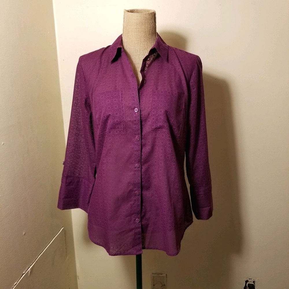 🌻3/$20 Ann Taylor sheer purple button up size 6